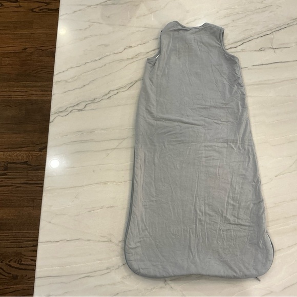 2 Kyte Baby Sleep Bags 6-18m 1.0 tog. Fair used condition. See description. - Picture 11 of 11